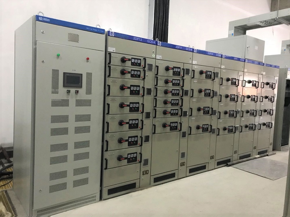 Low-voltage switchgear and distribution panel coordination